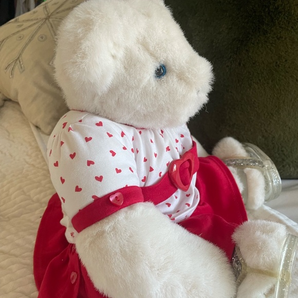 THE VERMONT TEDDY BEAR COMPANY OFF WHITE BEAR WITH BUILD A BEAR VALENTINE OUTFIT - Picture 6 of 11